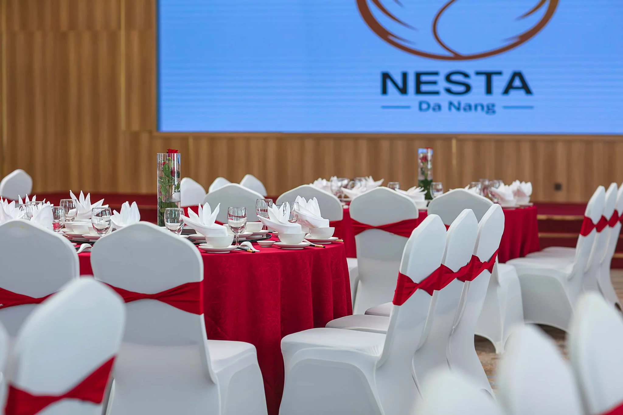 Tổ Chức Tiệc Cuối Năm Đà Nẵng Tại Chuỗi Khách Sạn Nesta 