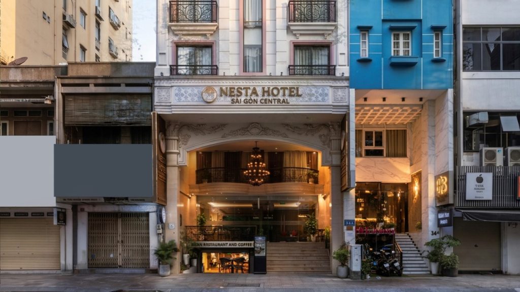 Khách sạn Nesta Saigon Hotel thuận tiện lưu trú và khám phá các địa điểm Noel