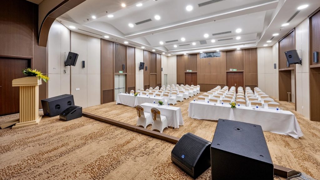 Hệ thống âm thanh ánh sáng và màn hình LED phục vụ hội nghị tại khách sạn