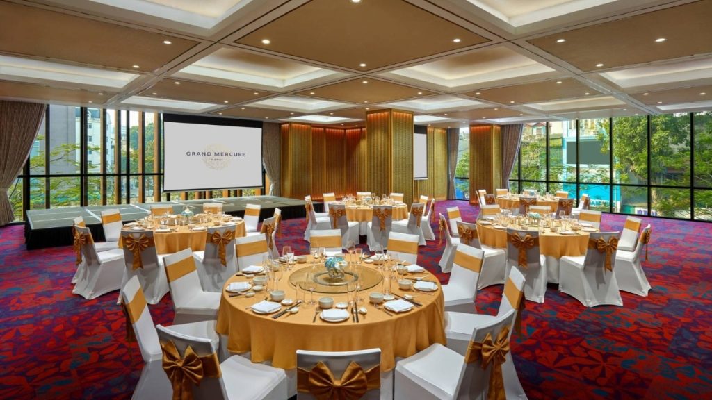 Sảnh đại tiệc Tràng An với quy mô và sức chứa lớn tại Grand Mercure Hanoi