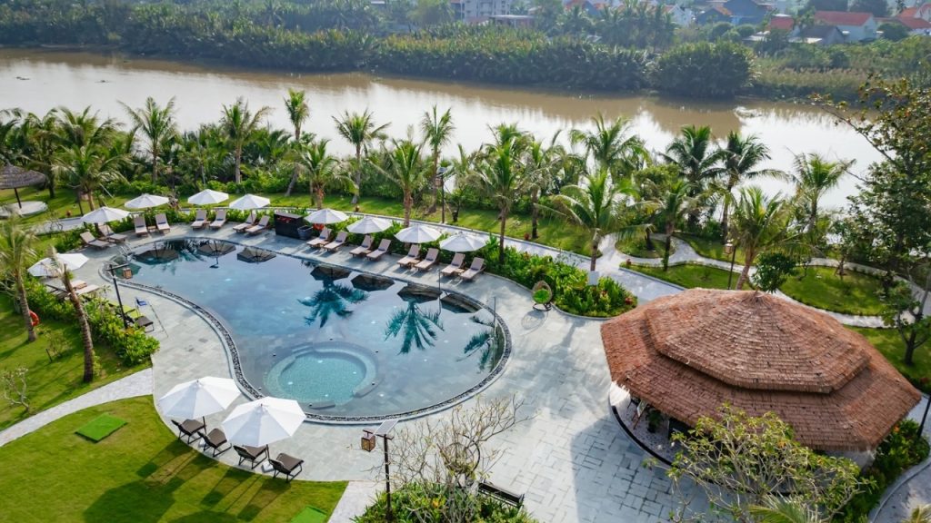 Không gian xanh yên tĩnh tại resort Hội An có spa